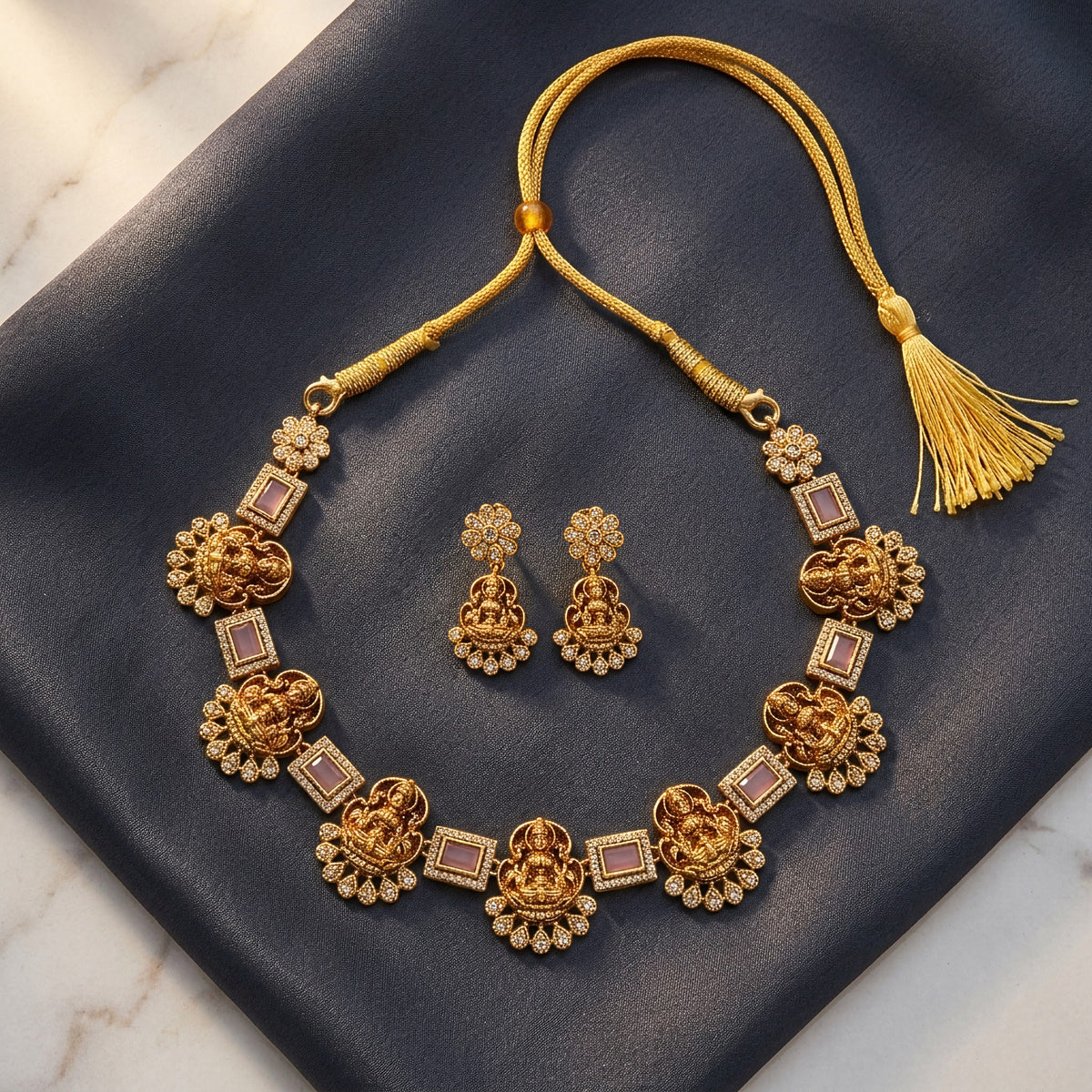 Lakshmi Choker