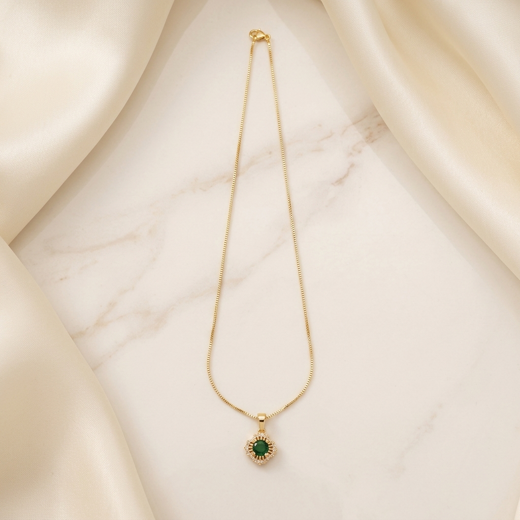 Emerald Pendant - close-up detail view
