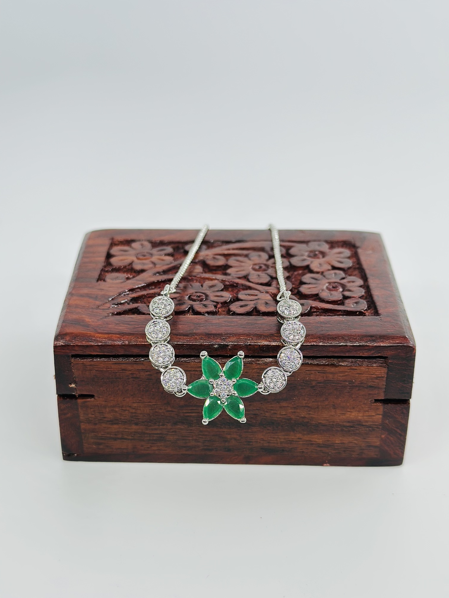 Green Stone Flower Bolo Bracelet (Dark) - Image 3