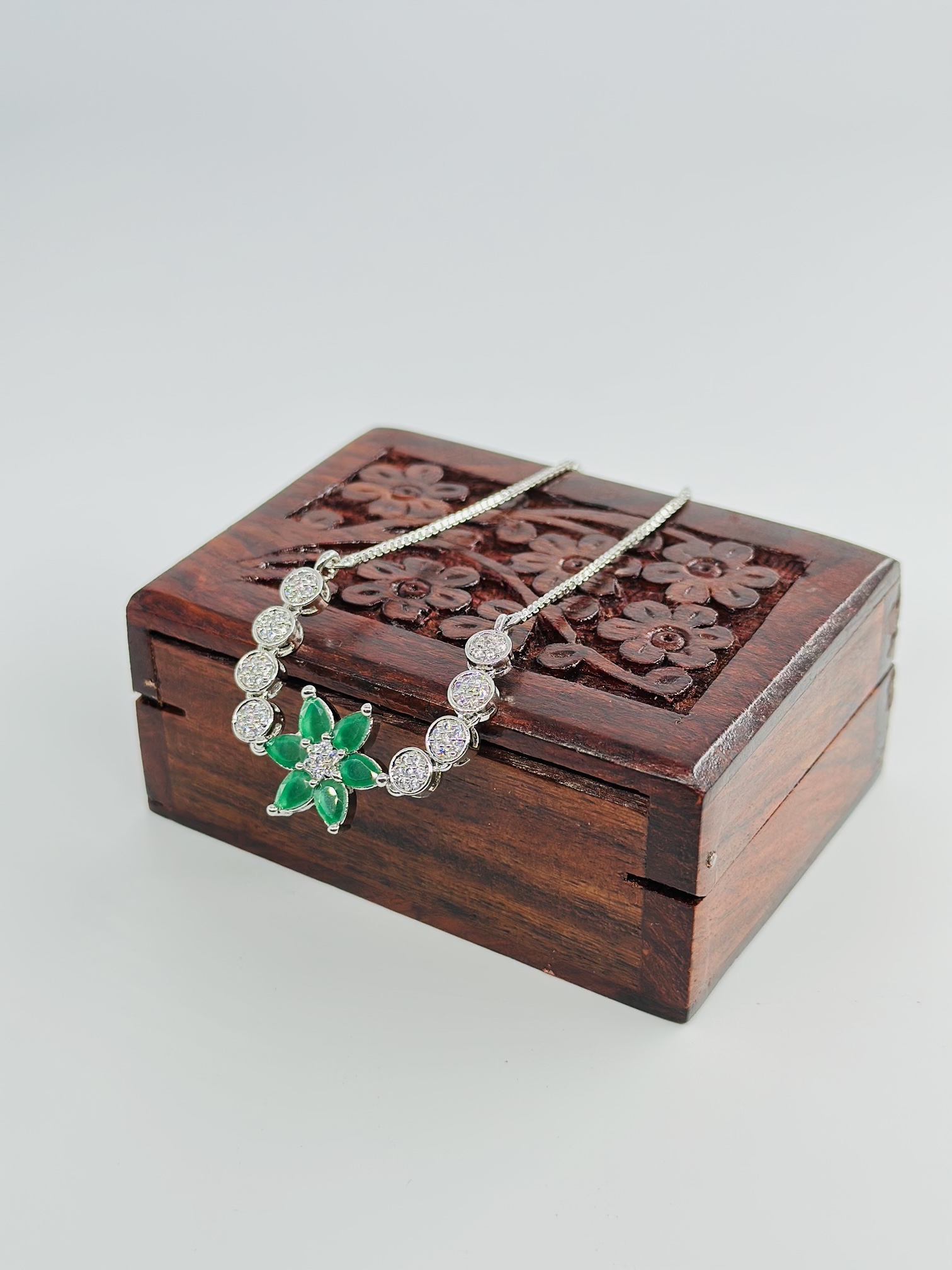 Green Stone Flower Bolo Bracelet (Dark) - Image 2