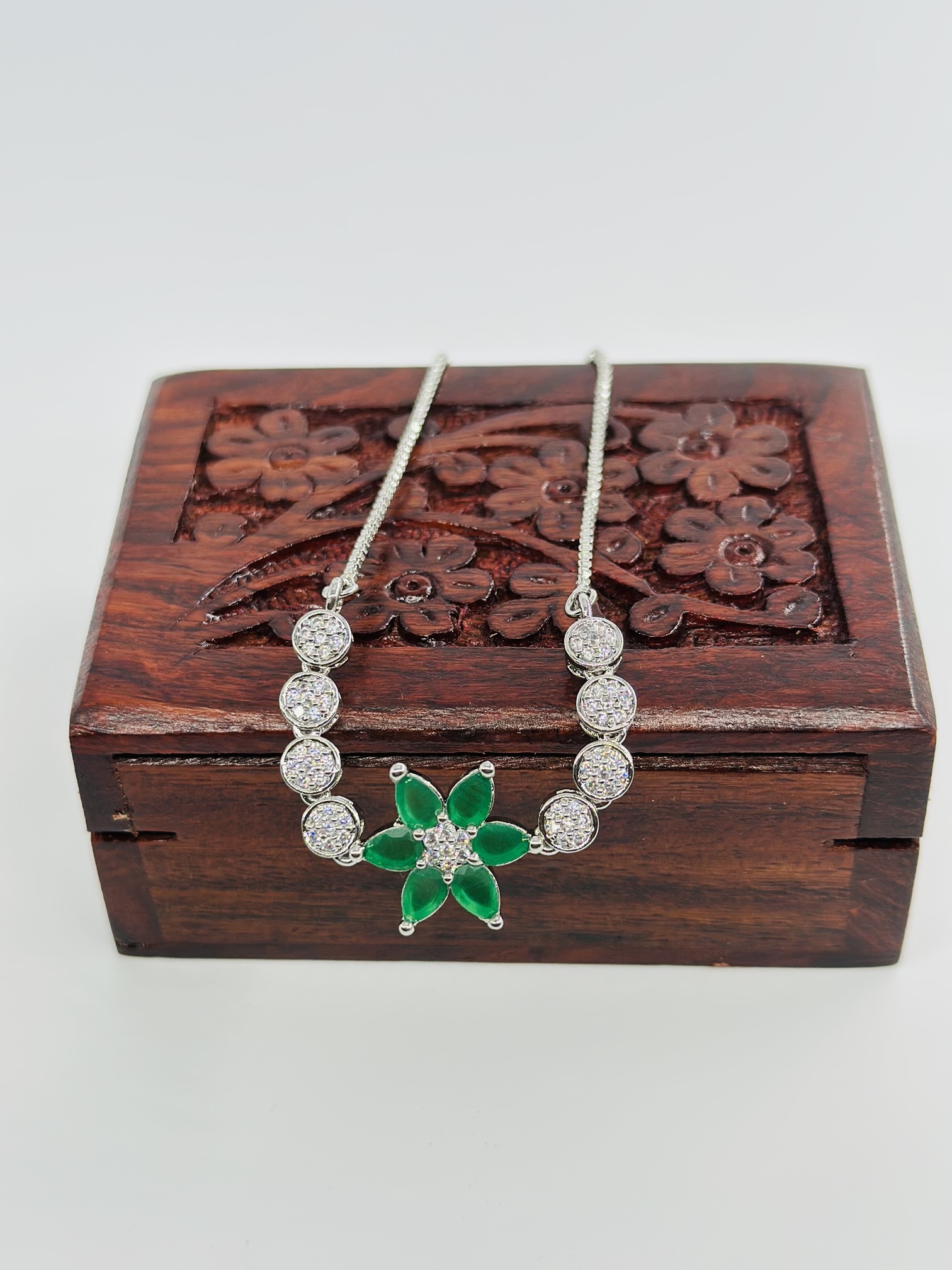 Green Stone Flower Bolo Bracelet (Dark) - Image 4