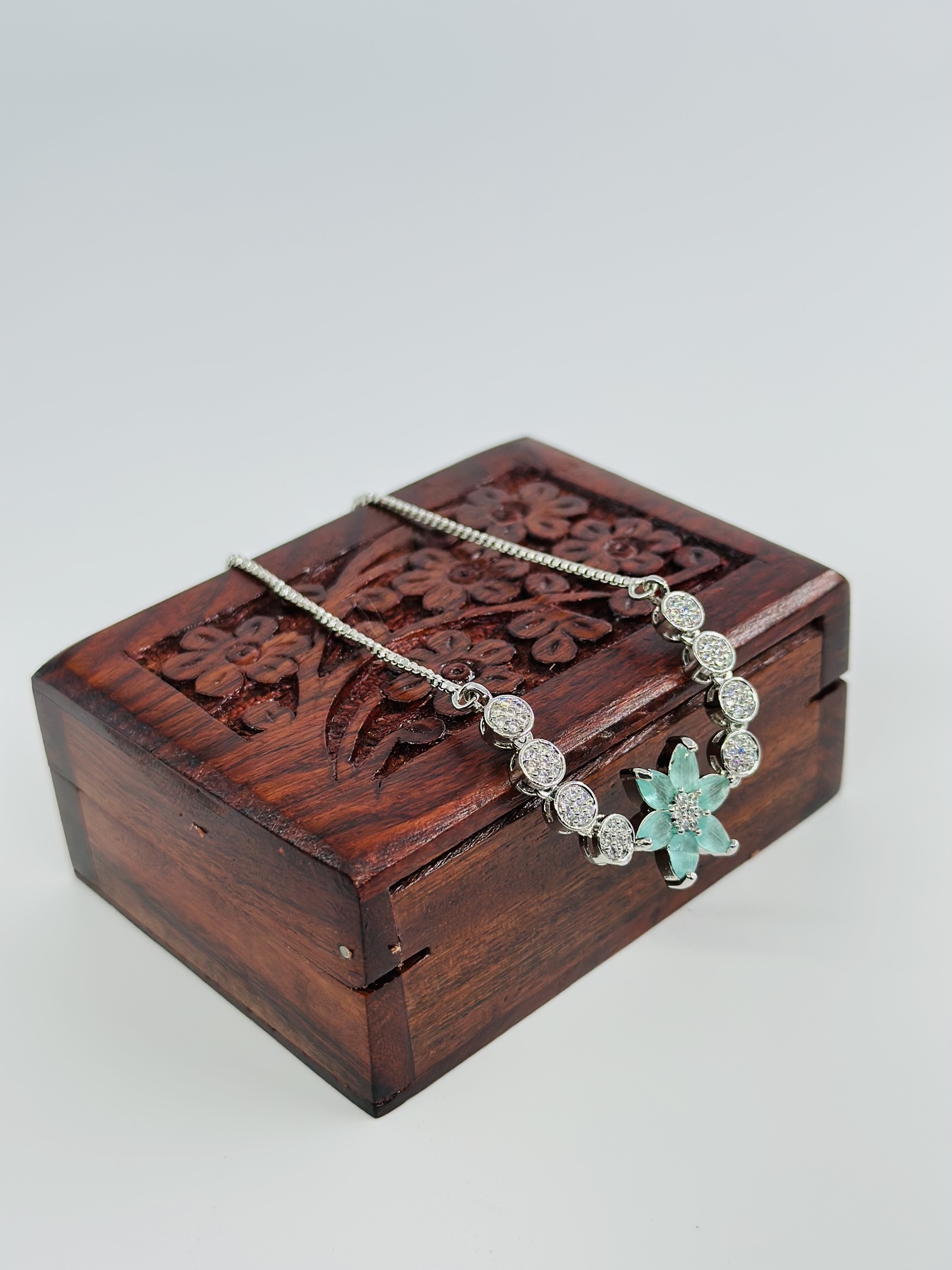 Green Stone Flower Bolo Bracelet (Light) - Image 3