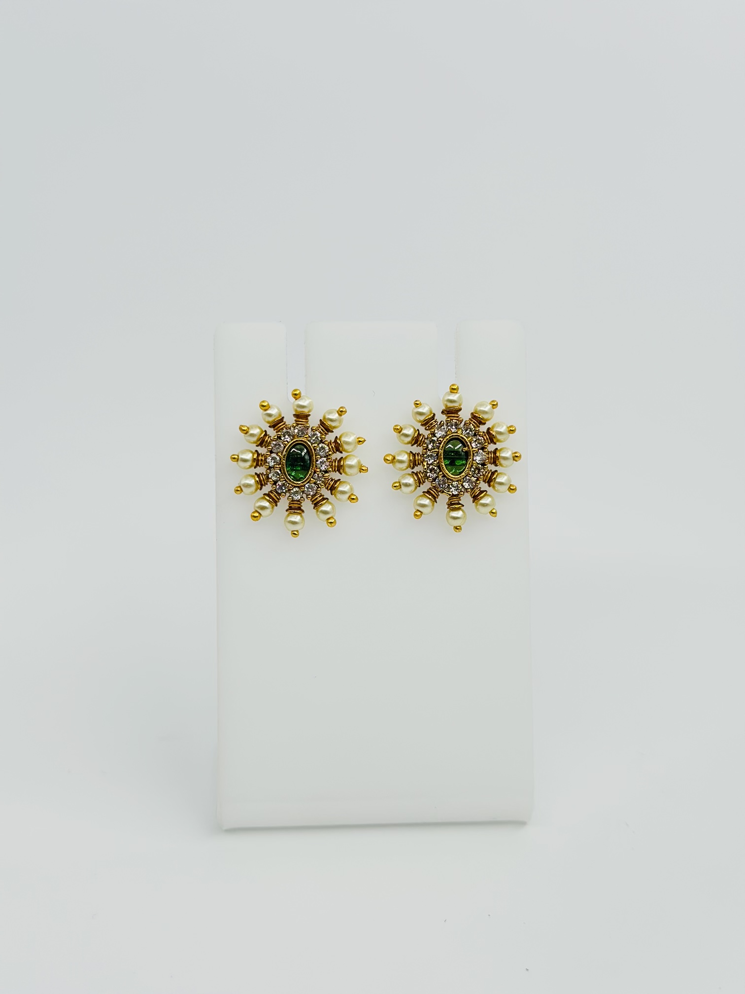 Green & Pearl Gold Tone Stud Earrings - Image 4