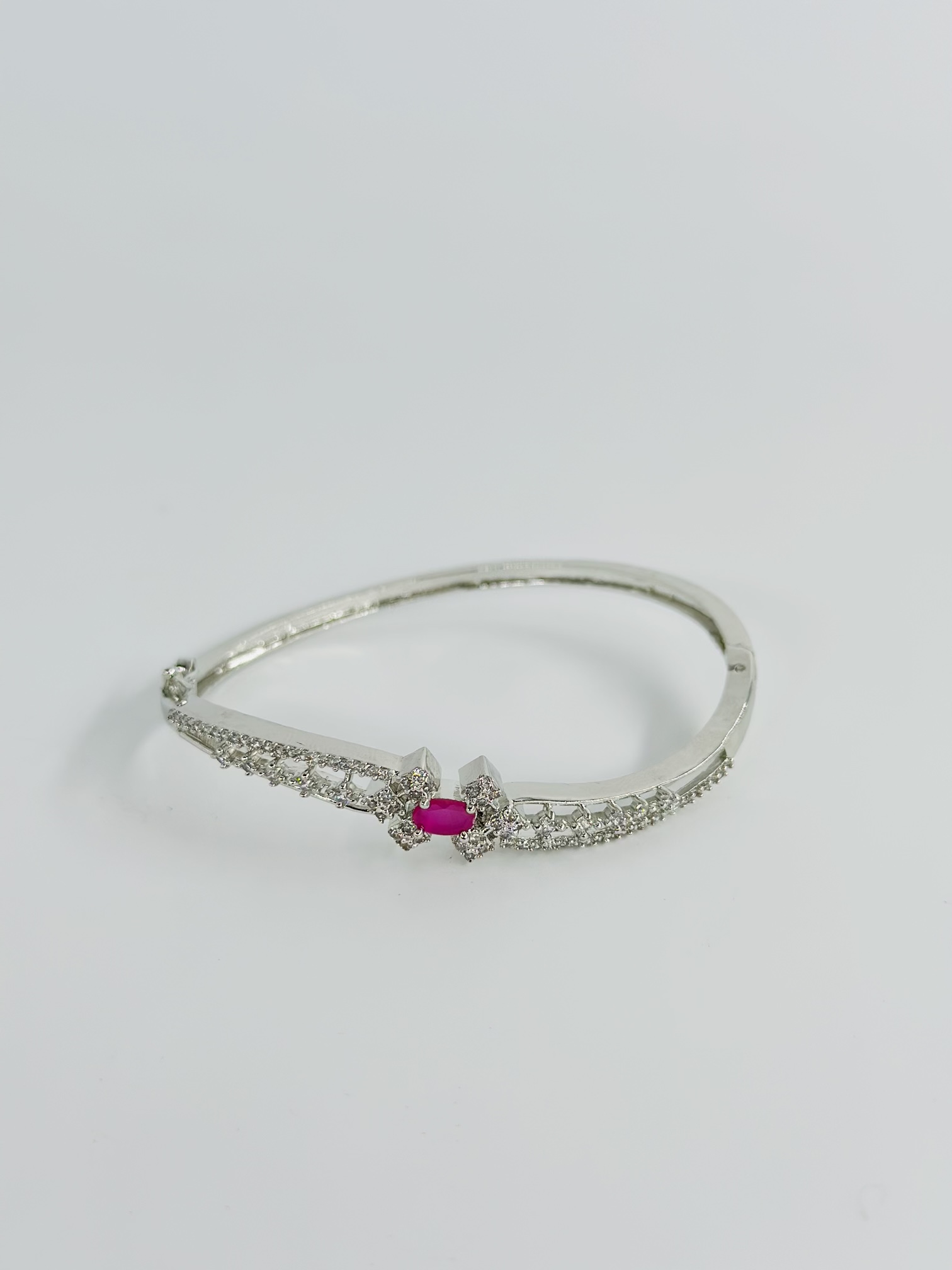 Silver-Tone Oval Pink Stone & Floral Lattice Kada - Image 3