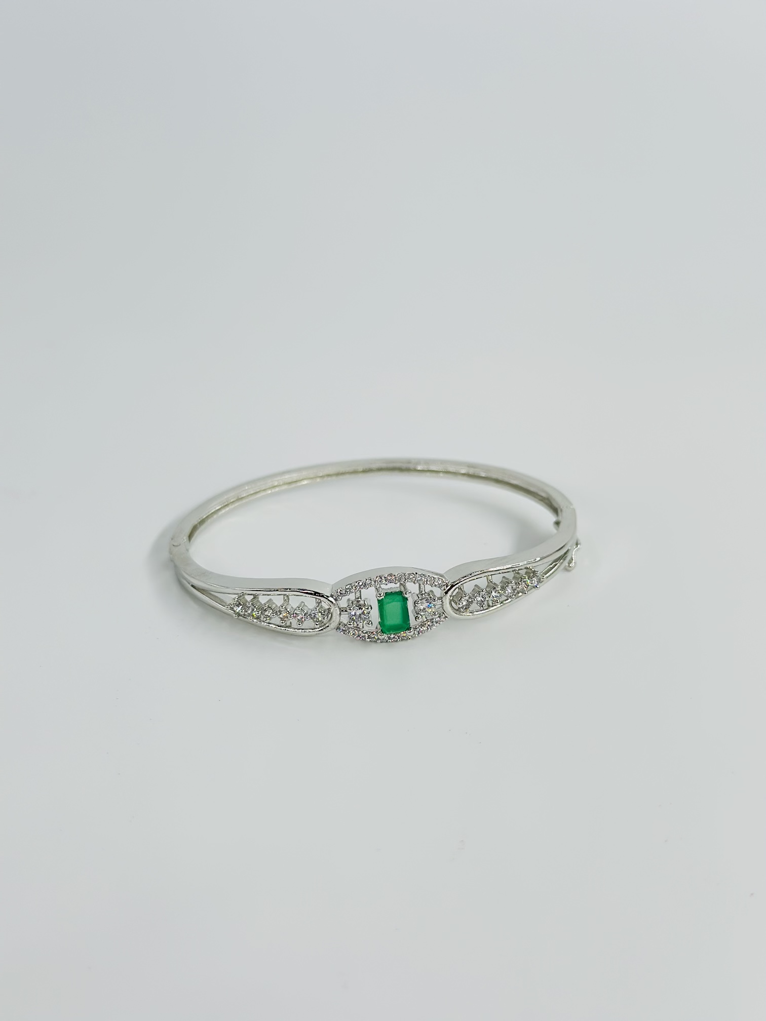 Silver-Tone Emerald-Cut Green Stone Kada - Image 4