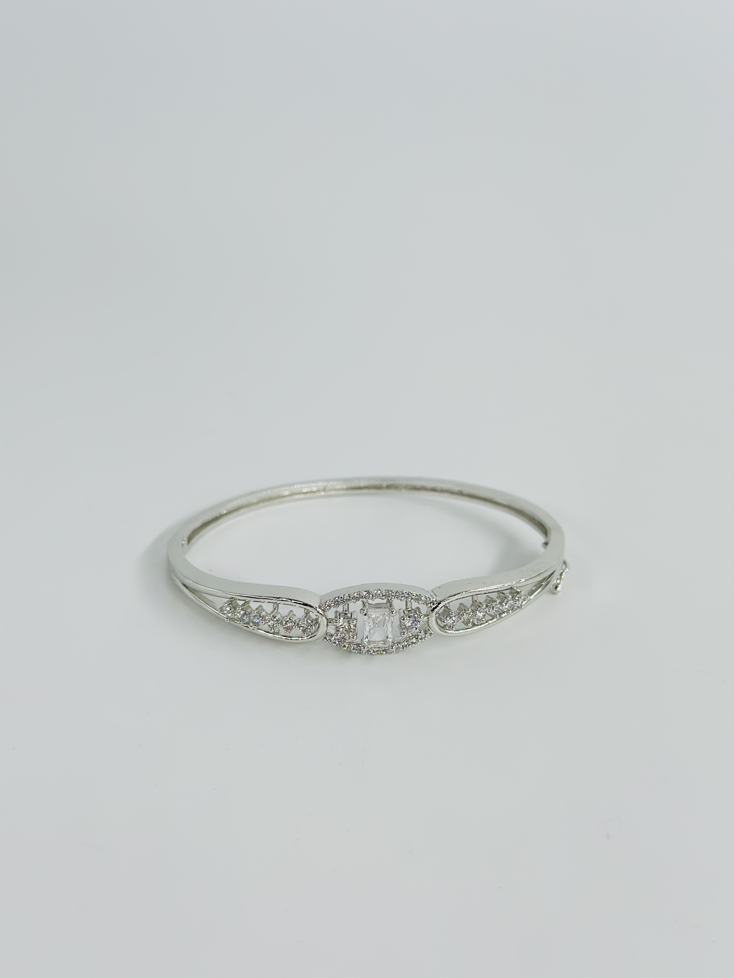 Silver-Tone White-Cut Diamond Stone Kada